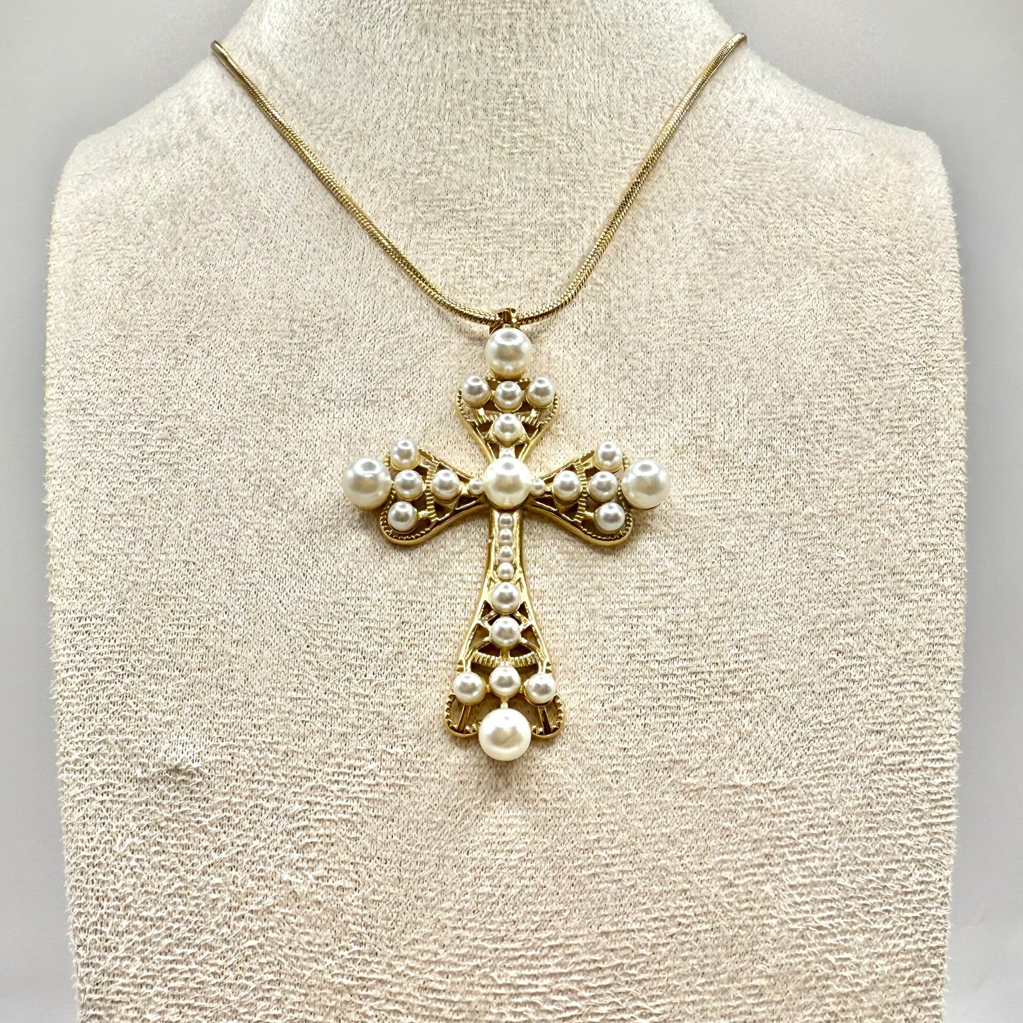 COLLIER RUBY