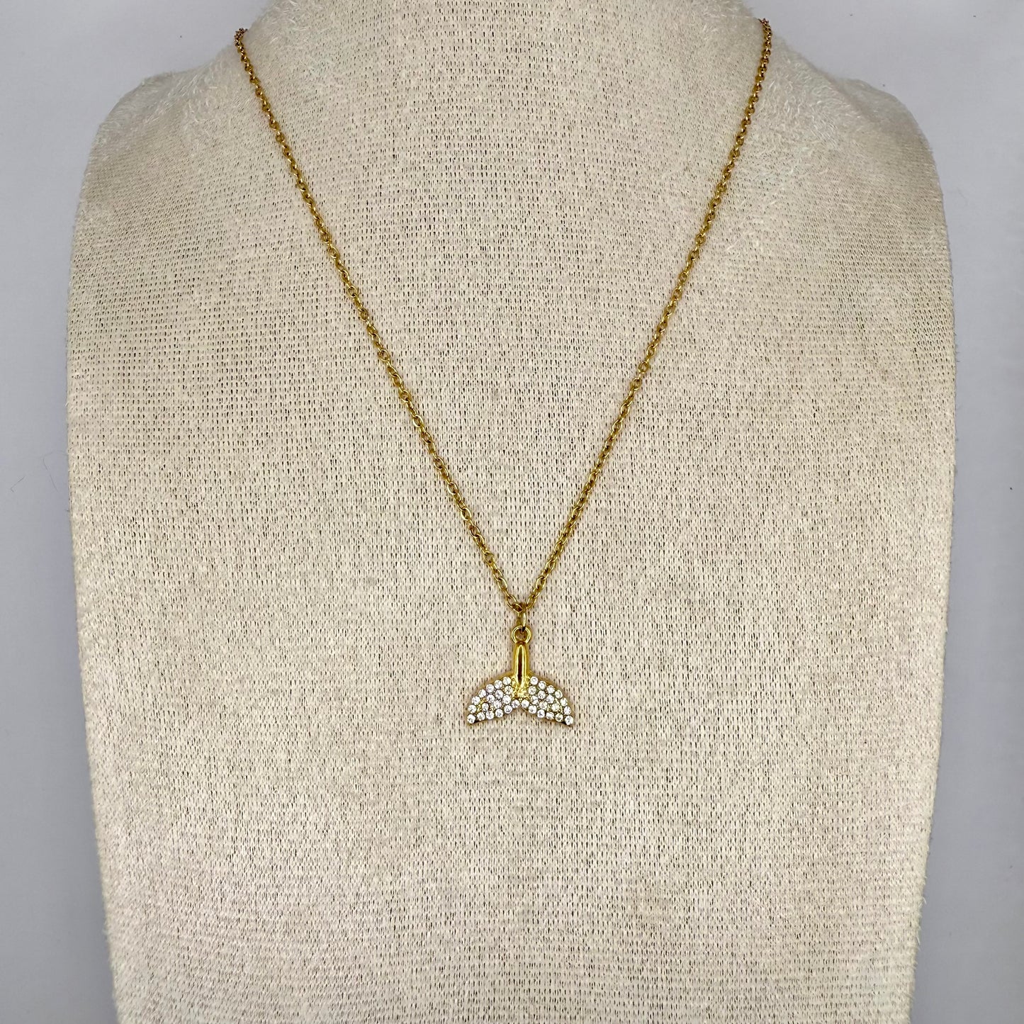 COLLIER QUEUE DE BALEINE