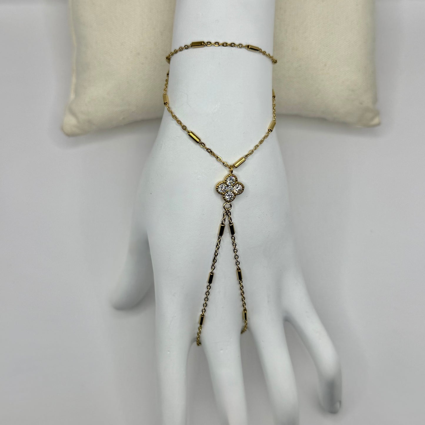 BIJOU DE MAIN CLOVER