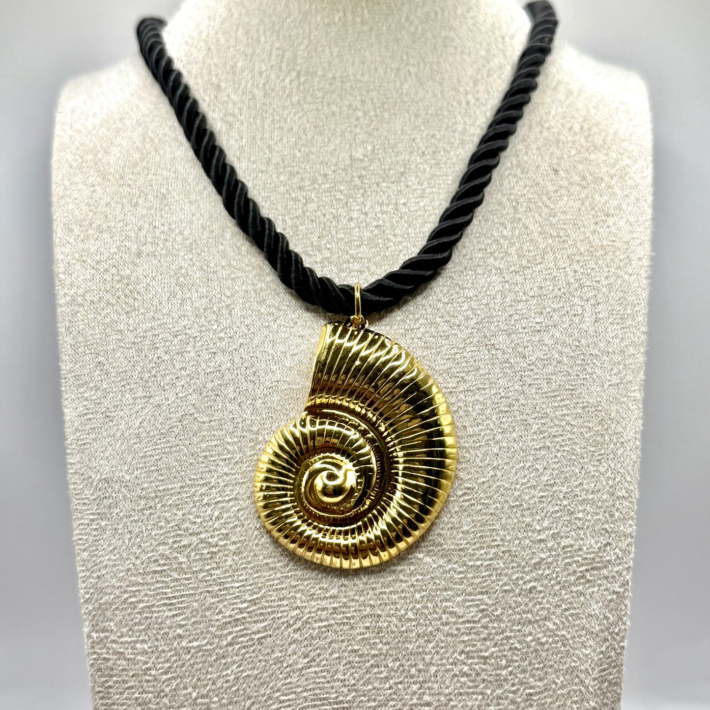 COLLIER ARIEL CORDE