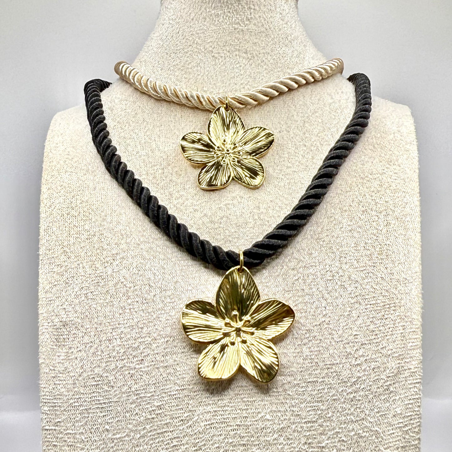 COLLIER FLORA CORDE