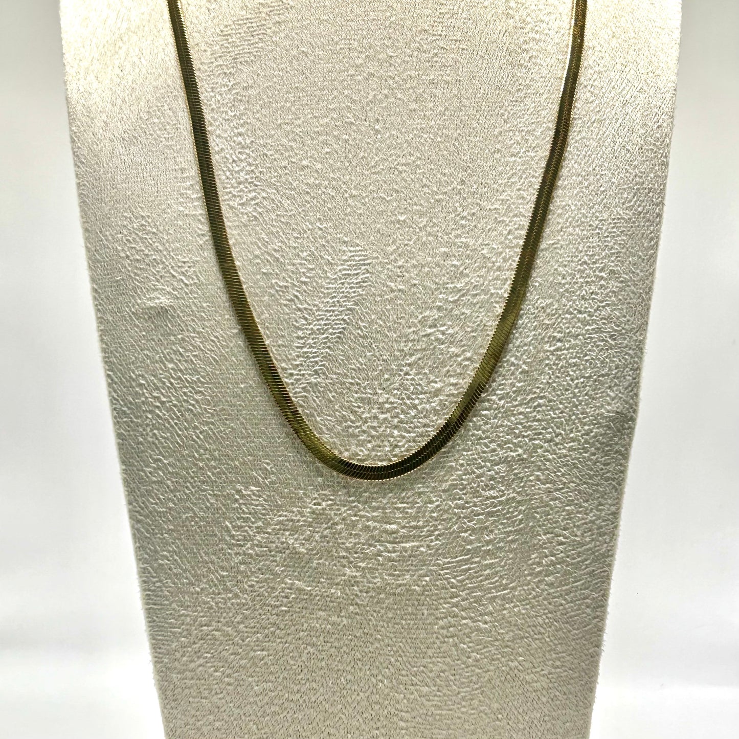 COLLIER SHANA
