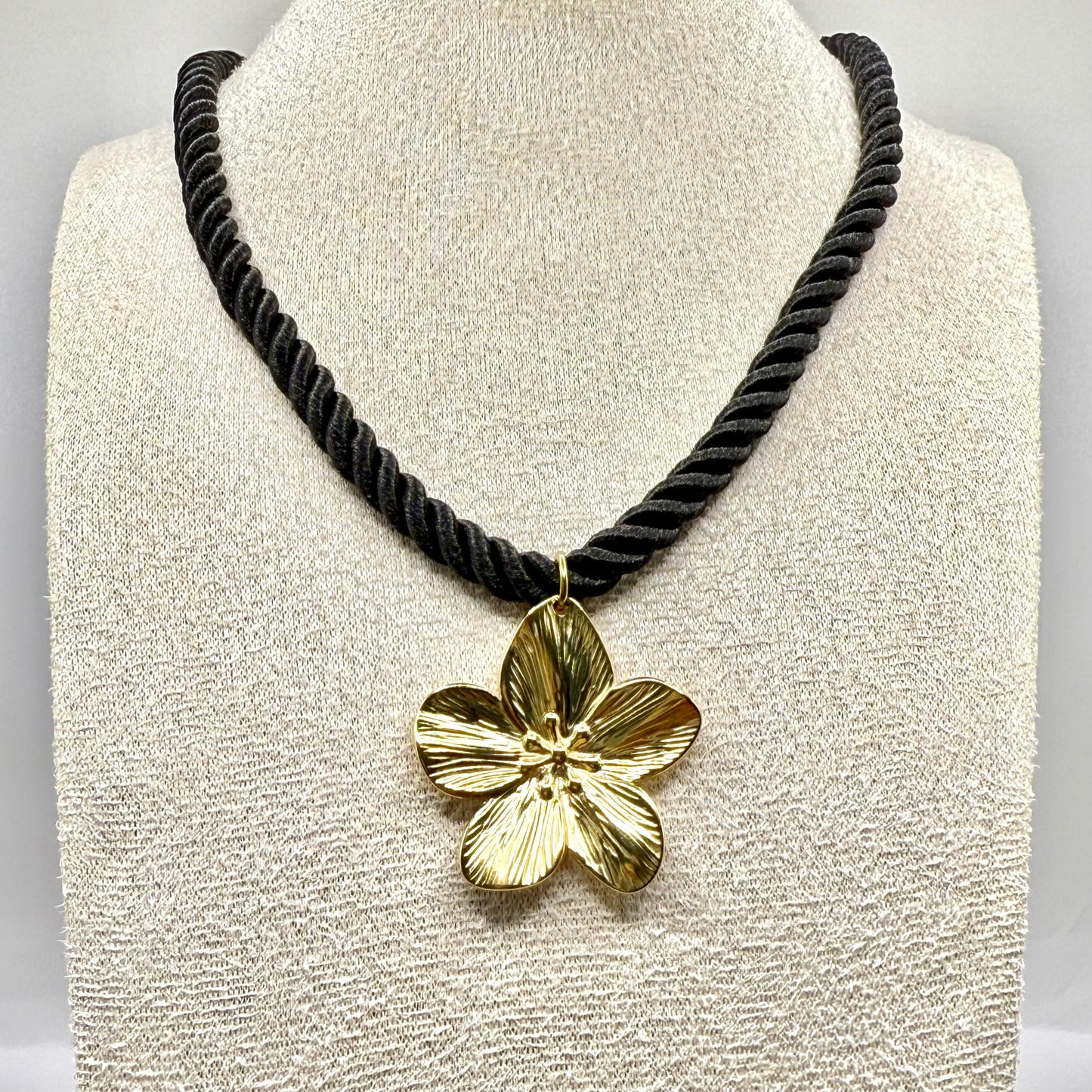 COLLIER FLORA CORDE