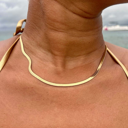 COLLIER SHANA