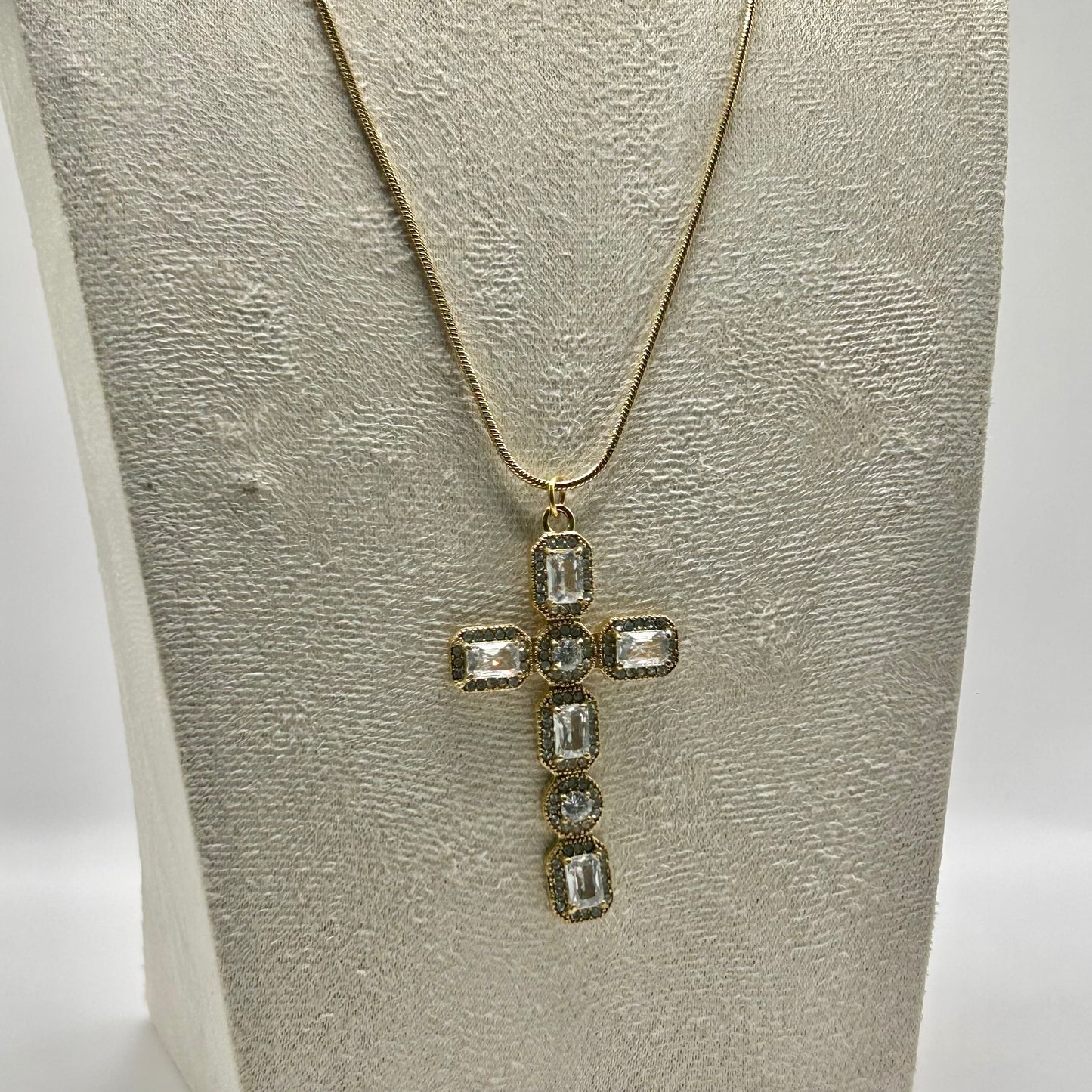 COLLIER REBECCA